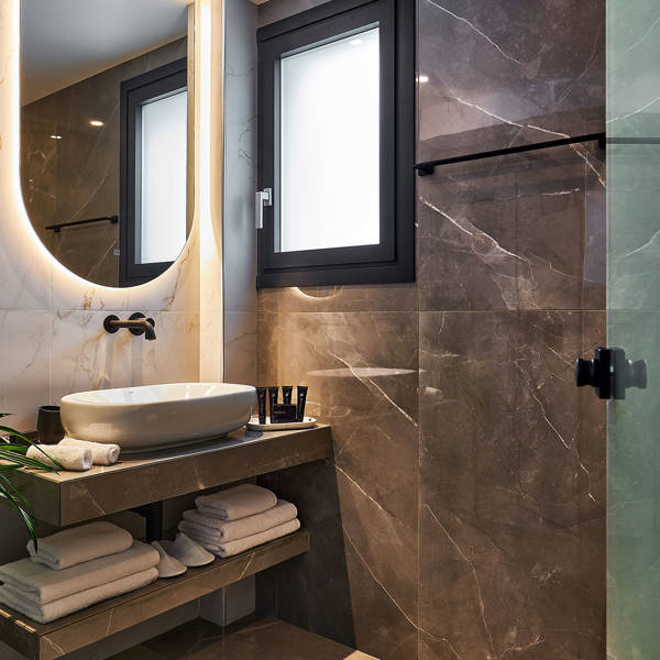 Grey Stones Villa Ammoudara Room2 bathroom amenities